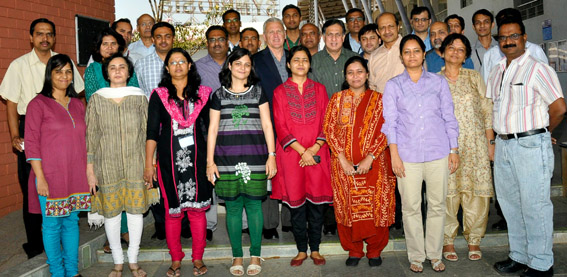  2013 Foto de Otoño en India del grupo de Entrenar a los Entrenadores