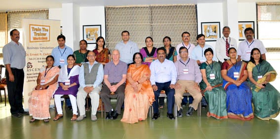 2013 Foto de Otoño en India del grupo de Entrenar a los Entrenadores (segundo grupo)